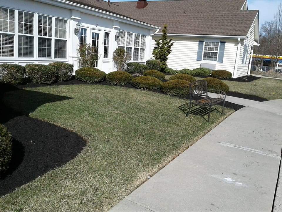 Fresh mulch bed curve along home, North East MD